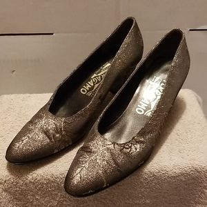 FERRAGAMO SALVATORRE FLORENCE PUMPS SZ 6.5AA